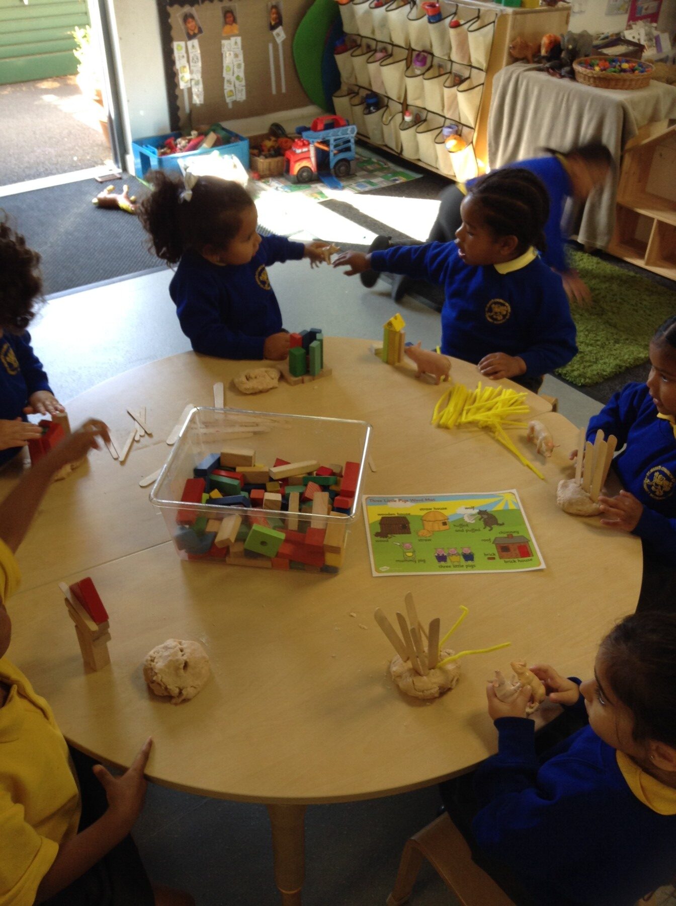 The three little pigs - St Mark's C of E Primary School